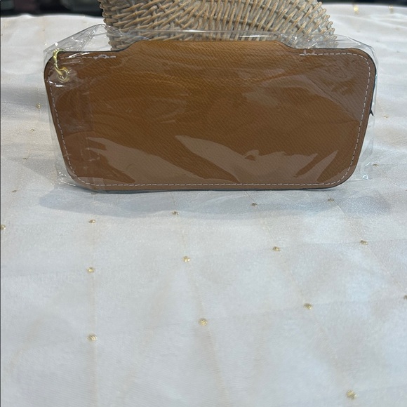 Glasses Holder - Picture 2 of 3